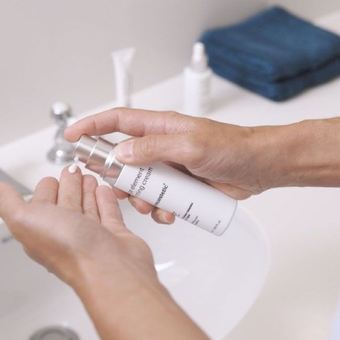 cremă de față сu efect de fermitate